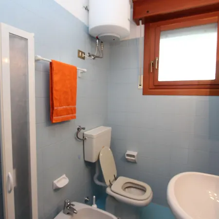And Cozy Flat 100m From The - Beahost بيبيوني